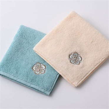 ＜ザ・カハラ・ホテル＆リゾート 横浜＞オリジナル今治ハンカチタオル(2色セット)(ハンカチタオル(2色セット)-【ギフト袋(封筒)なし】)