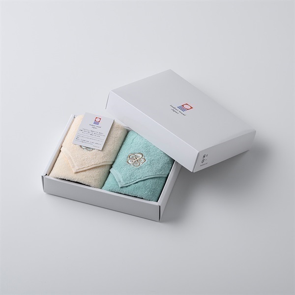 ＜ザ・カハラ・ホテル＆リゾート 横浜＞オリジナル今治ハンカチタオル ギフトセット(ブルー＆ホワイト各色1枚入)
