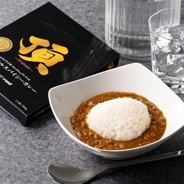 【お歳暮フェア2025】＜エクシブ六甲 サンクチュアリ・ヴィラ＞オリジナルスパイシーカレー「頂（いただき）」（5個セット）