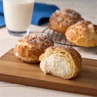 【季節のギフト】牛乳屋さんが作るシュークリーム 6個＜リゾートトラストセレクション＞