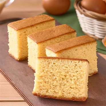 【お歳暮フェア2025】秋川牧園 秋川牧園のたまごと牛乳を使ったまじめなカステラ 8個＜リゾートトラストセレクション＞