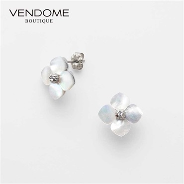 VENDOME BOUTIQUEシェルフラワー ピアス「VBMA3001  UW」＜リゾートトラストセレクション＞