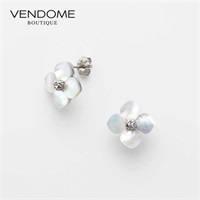 VENDOME BOUTIQUE カーネリアン フラワー ピアス「VBMA3001 CA