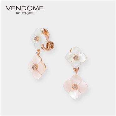 VENDOME BOUTIQUEシェルフラワー イヤリング「VBME2003  XP」＜リゾートトラストセレクション＞