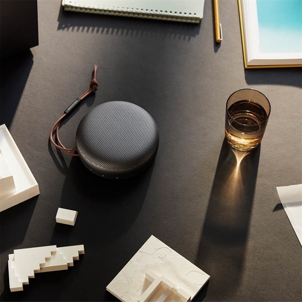 Bang & Olufsen(バング＆オルフセン) Beosound A1 2nd Gen (Black  Anthracite)「1734002」＜リゾートトラストセレクション＞|一般家電|Resorttrust Online  Shop|リゾートトラストオンラインショップ