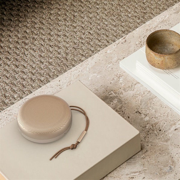 Bang & Olufsen(バング＆オルフセン) Beosound A1 2nd Gen (Gold