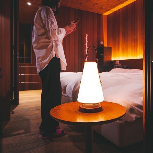 MoriMori(モリモリ)LEDランタンスピーカー ROOMS レザーハンドル「FLR