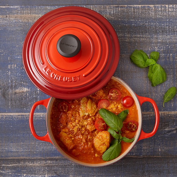 Le Creuset (ル・クルーゼ)シグニチャー ココット・ロンド 18cm チェリーレッド  (SSツマミ)「21177180602430」|食器・キッチン用品|Resorttrust Online Shop|リゾートトラストオンラインショップ