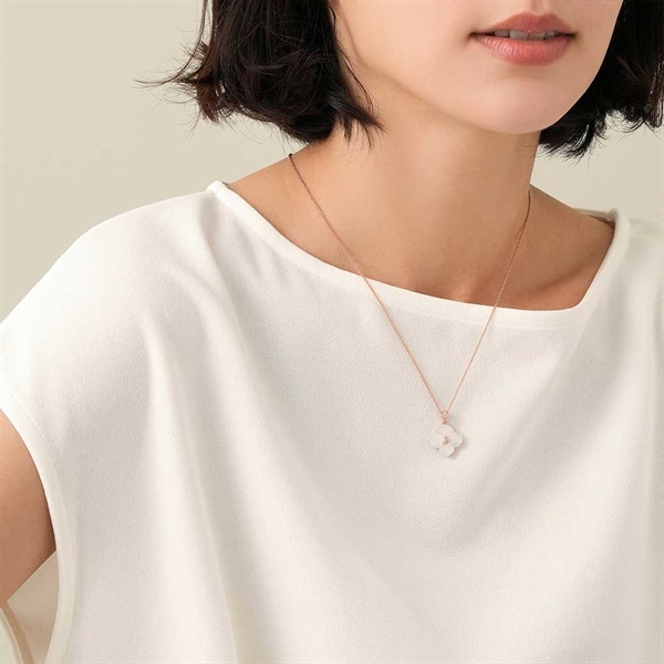 VENDOME BOUTIQUEシェルフラワー リバーシブルネックレス